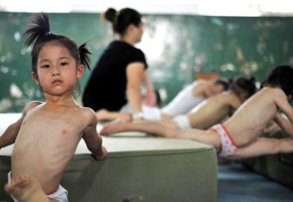 体操名校校长猥亵女童